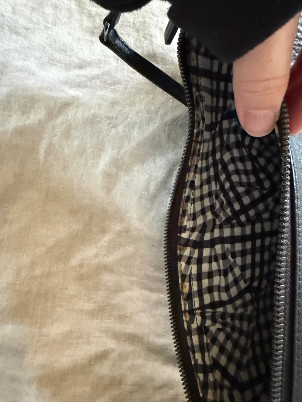 MCM Black Leather Shoulder Bag with Subtle Monogram - Picture 8 of 16